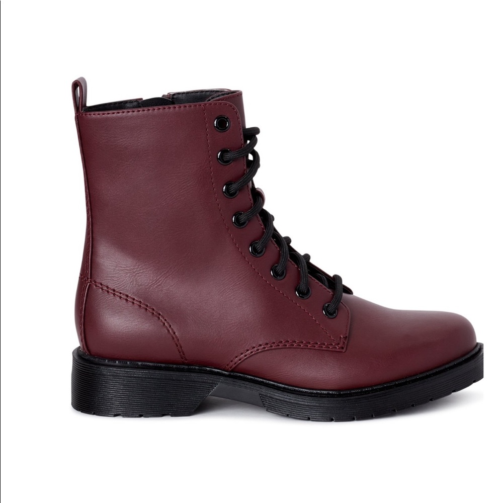 Women's s Lug Boots (Multiple Sizes)